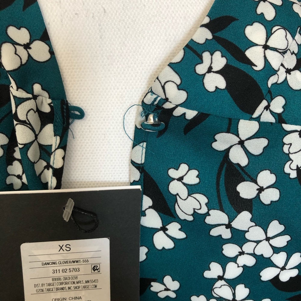 NWT Who What Wear Sleeveless Blouse Turquoise White Floral Mock Neck Size XS - Picture 12 of 14